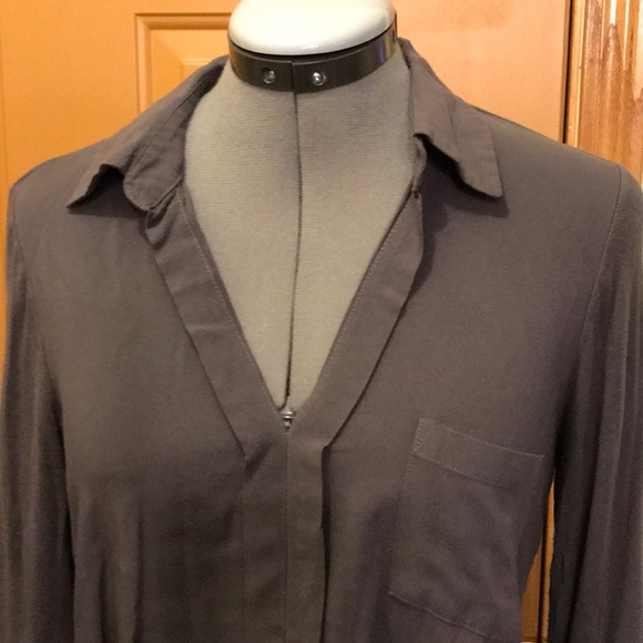 EUC, CLASSY, FLOUNCY GRAY TOP - Picture 1 of 7